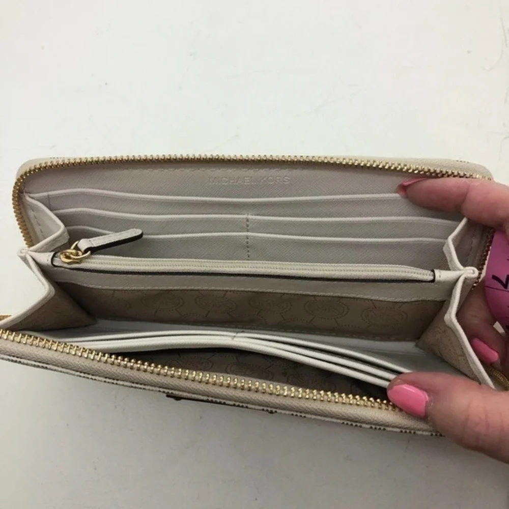 Michael Kors Signature crossbody vanilla purse